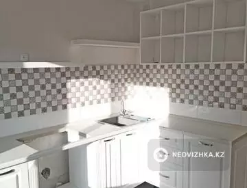 3-комнатная квартира, этаж 1 из 7, 63 м²