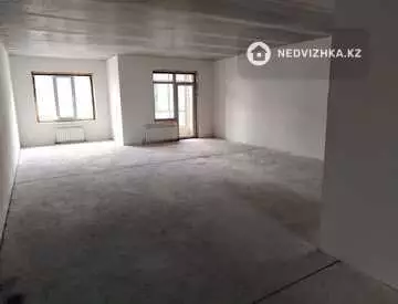 3-комнатная квартира, этаж 3 из 5, 113 м²