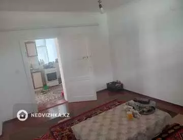 4-комнатная квартира, этаж 1 из 14, 80 м²