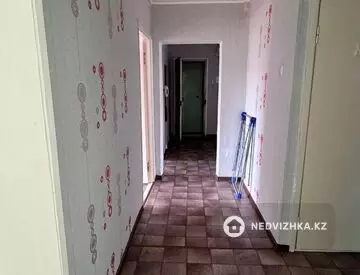 3-комнатная квартира, этаж 4 из 5, 84 м²