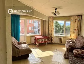 3-комнатная квартира, этаж 4 из 5, 84 м²