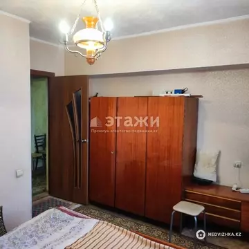 2-комнатная квартира, этаж 4 из 5, 50 м²