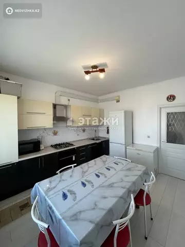 3-комнатная квартира, этаж 9 из 9, 88 м²
