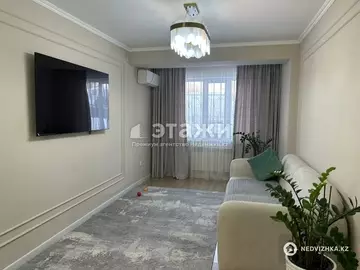 3-комнатная квартира, этаж 1 из 10, 82 м², на длительный срок