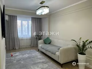 3-комнатная квартира, этаж 1 из 10, 82 м², на длительный срок