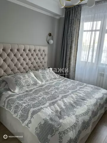 3-комнатная квартира, этаж 1 из 10, 82 м², на длительный срок