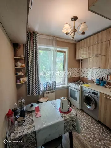2-комнатная квартира, этаж 2 из 4, 42 м², на длительный срок