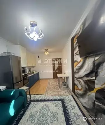 2-комнатная квартира, этаж 9 из 9, 42 м²