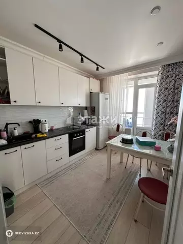 2-комнатная квартира, этаж 21 из 24, 52 м²
