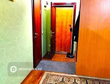 1-комнатная квартира, этаж 3 из 5, 38 м²