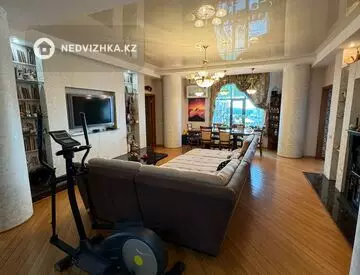 5-комнатная квартира, этаж 13 из 16, 162 м²