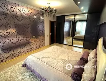 4-комнатная квартира, этаж 4 из 12, 140 м²