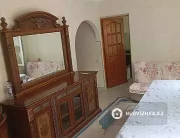 3-комнатная квартира, этаж 2 из 4, 56 м², на длительный срок