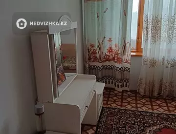 2-комнатная квартира, этаж 4 из 5, 49 м², на длительный срок