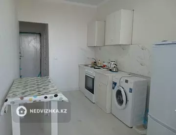 1-комнатная квартира, этаж 2 из 10, 38 м²