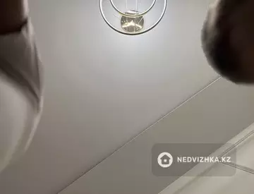 2-комнатная квартира, этаж 8 из 12, 60 м²