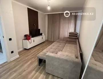 1-комнатная квартира, этаж 4 из 10, 42 м²