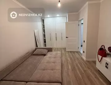 1-комнатная квартира, этаж 4 из 10, 42 м²