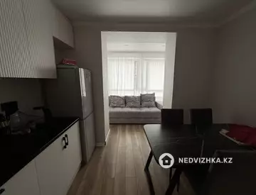 1-комнатная квартира, этаж 4 из 10, 42 м²
