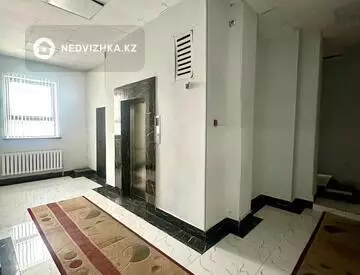 5-комнатная квартира, этаж 7 из 10, 181 м²