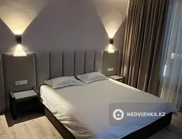 2-комнатная квартира, этаж 11 из 13, 60 м², посуточно