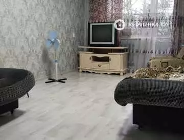 1-комнатная квартира, этаж 4 из 5, 32 м², на длительный срок
