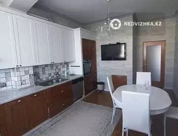 2-комнатная квартира, этаж 4 из 11, 96 м²