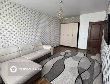1-комнатная квартира, этаж 9 из 9, 38 м²