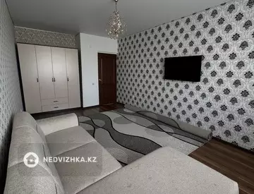 1-комнатная квартира, этаж 9 из 9, 38 м²