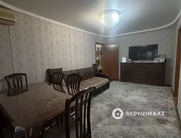 4-комнатная квартира, этаж 5 из 5, 61 м²