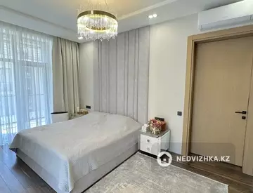 3-комнатная квартира, этаж 1 из 3, 135 м²