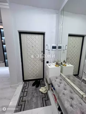2-комнатная квартира, этаж 3 из 3, 61 м²