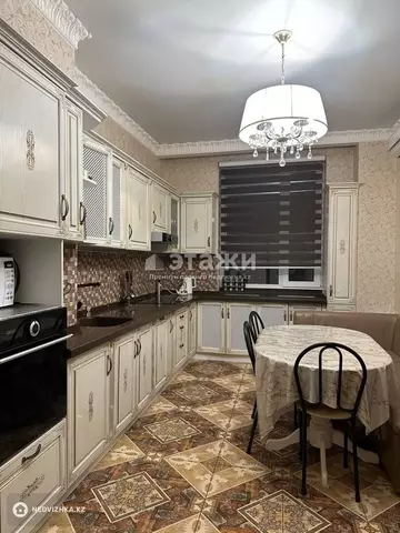 4-комнатная квартира, этаж 11 из 22, 110 м²