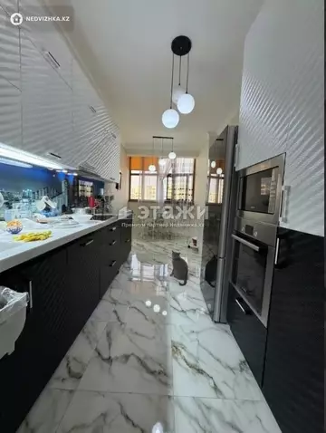 3-комнатная квартира, этаж 13 из 19, 126 м²