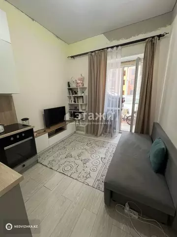 1-комнатная квартира, этаж 1 из 12, 39 м²