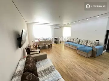 2-комнатная квартира, этаж 8 из 12, 74 м²