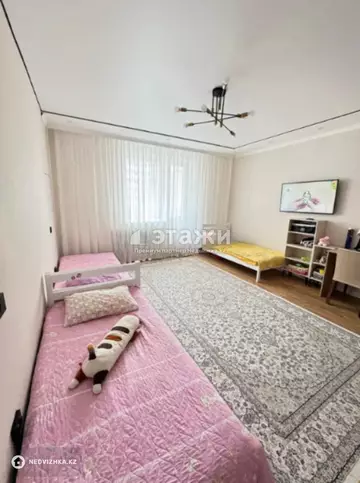 2-комнатная квартира, этаж 8 из 12, 74 м²