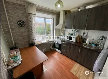 3-комнатная квартира, этаж 4 из 5, 64 м²
