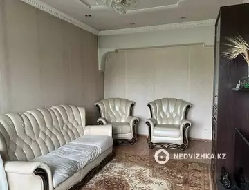 4-комнатная квартира, этаж 4 из 4, 76 м²