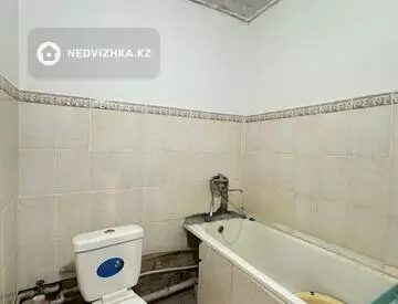 1-комнатная квартира, этаж 4 из 5, 38 м²