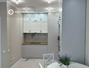 2-комнатная квартира, этаж 4 из 17, 50 м²