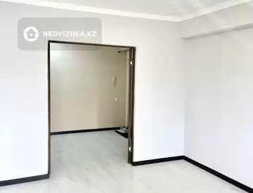 3-комнатная квартира, этаж 4 из 5, 84 м²