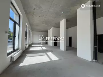 5-комнатная квартира, этаж 1 из 8, 236 м²