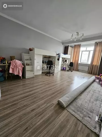 2-комнатная квартира, этаж 11 из 18, 89 м²