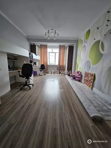 2-комнатная квартира, этаж 11 из 18, 89 м²