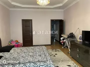 3-комнатная квартира, этаж 4 из 11, 109 м²