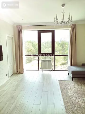 3-комнатная квартира, этаж 4 из 9, 105 м²