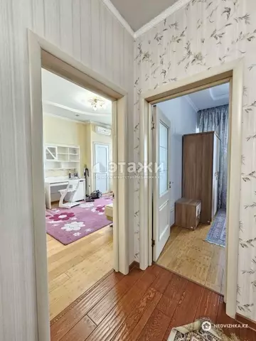 4-комнатная квартира, этаж 6 из 22, 137 м², на длительный срок