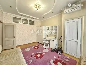 4-комнатная квартира, этаж 6 из 22, 137 м², на длительный срок