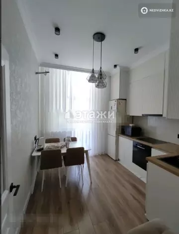 2-комнатная квартира, этаж 4 из 15, 60 м²